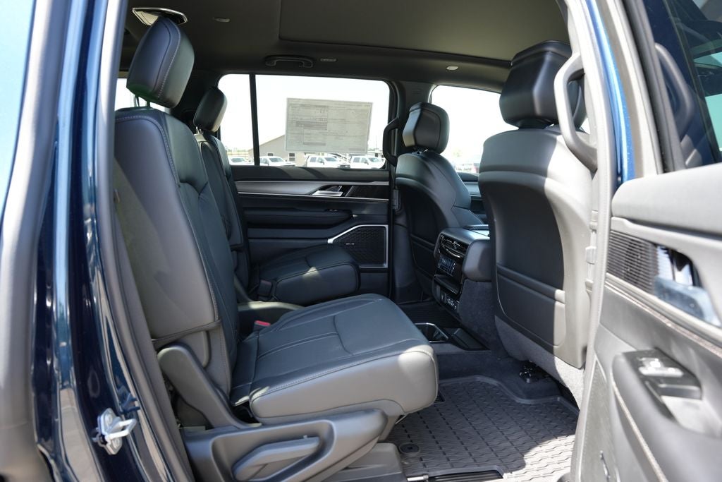2026 Jeep Grand Wagoneer GRAND WAGONEER UPLAND 4X4