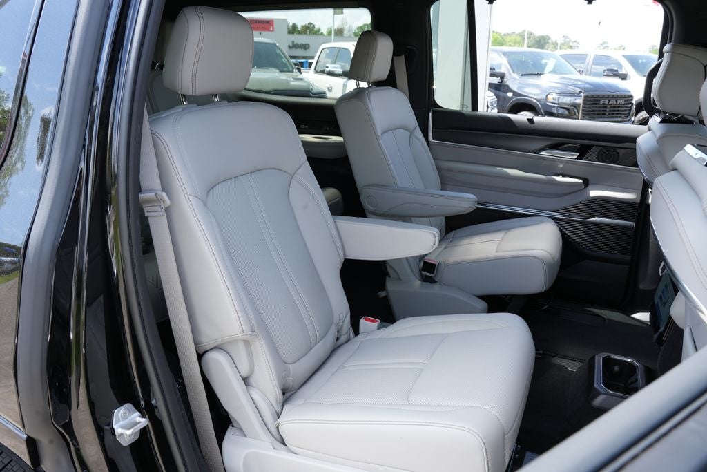 2026 Jeep Grand Wagoneer GRAND WAGONEER SUMMIT OBSIDIAN 4X4