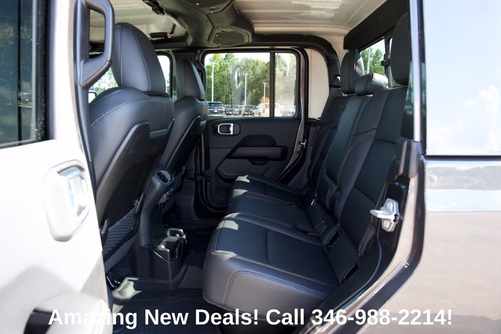 2026 Jeep Gladiator GLADIATOR SAHARA 4X4