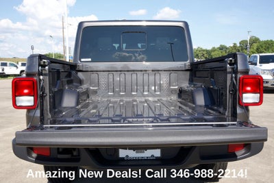 2026 Jeep Gladiator GLADIATOR SAHARA 4X4