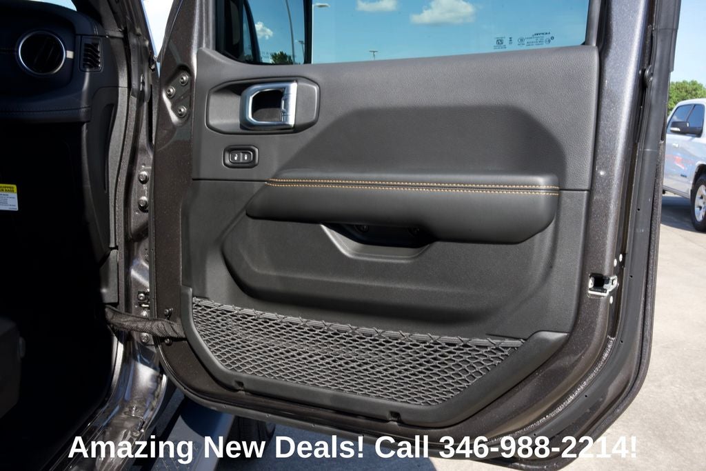 2026 Jeep Gladiator GLADIATOR SAHARA 4X4