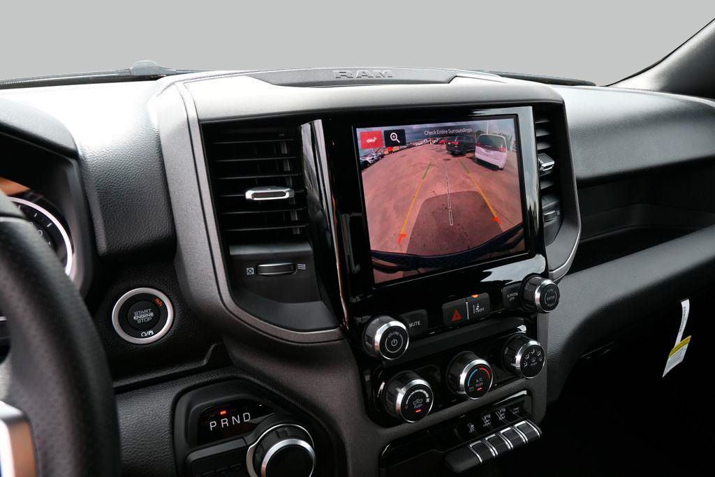 2026 RAM 1500 RAM 1500 EXPRESS QUAD CAB 4X2 6'4' BOX