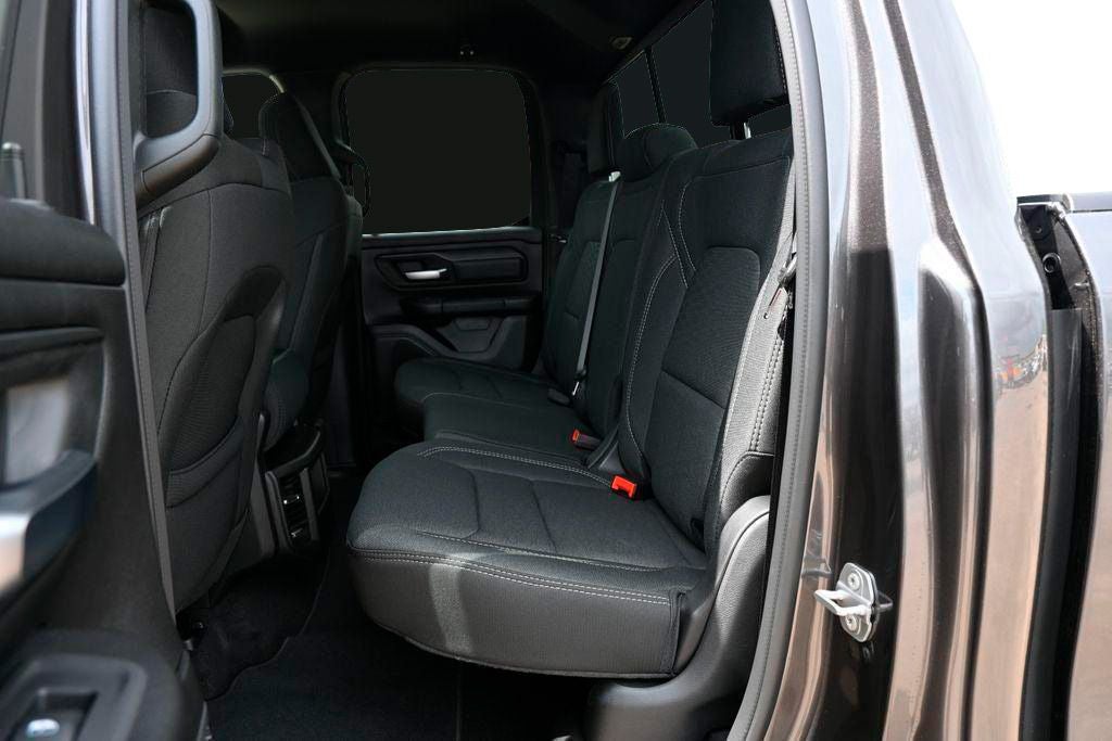 2026 RAM 1500 RAM 1500 EXPRESS QUAD CAB 4X2 6'4' BOX