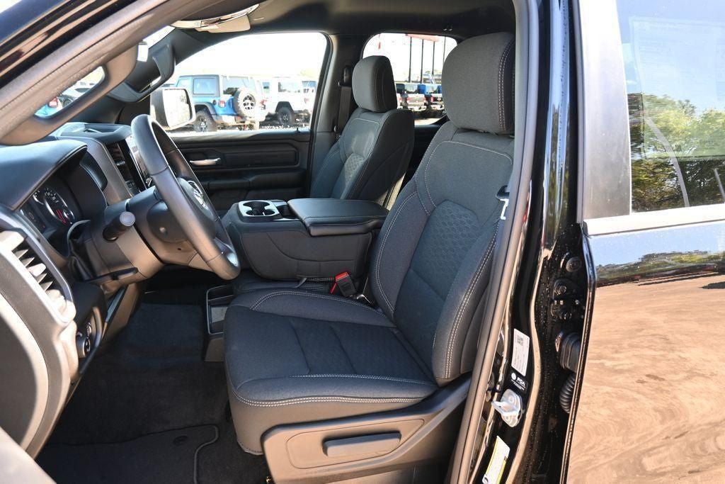 2026 RAM 1500 RAM 1500 EXPRESS QUAD CAB 4X2 6'4' BOX