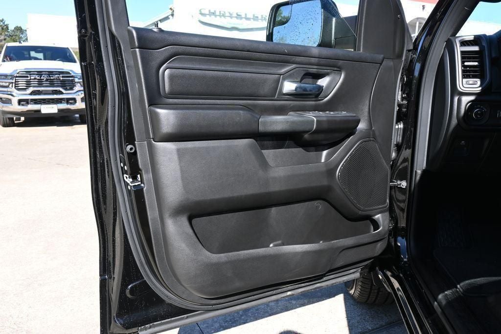 2026 RAM 1500 RAM 1500 EXPRESS QUAD CAB 4X2 6'4' BOX