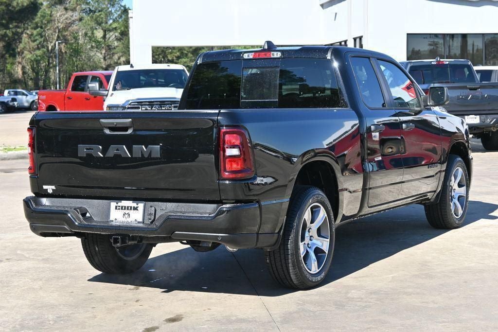 2026 RAM 1500 RAM 1500 EXPRESS QUAD CAB 4X2 6'4' BOX