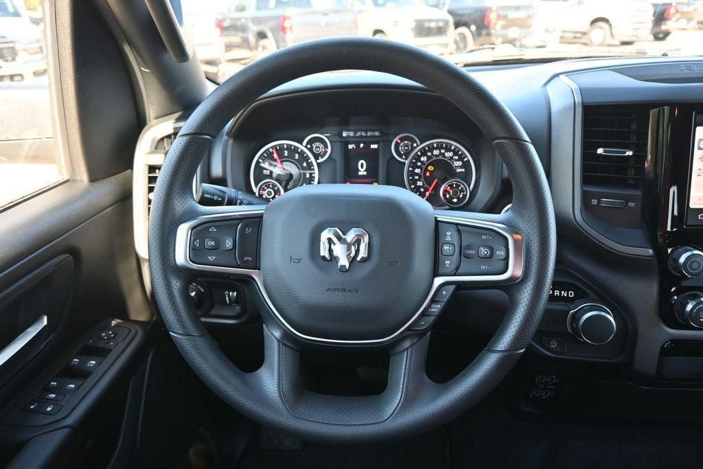 2026 RAM 1500 RAM 1500 EXPRESS QUAD CAB 4X2 6'4' BOX