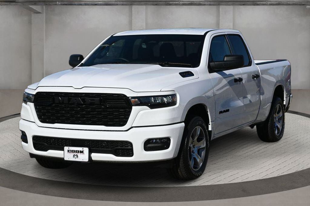2026 RAM 1500 EXPRESS QUAD CAB 4X2 6'4' BOX