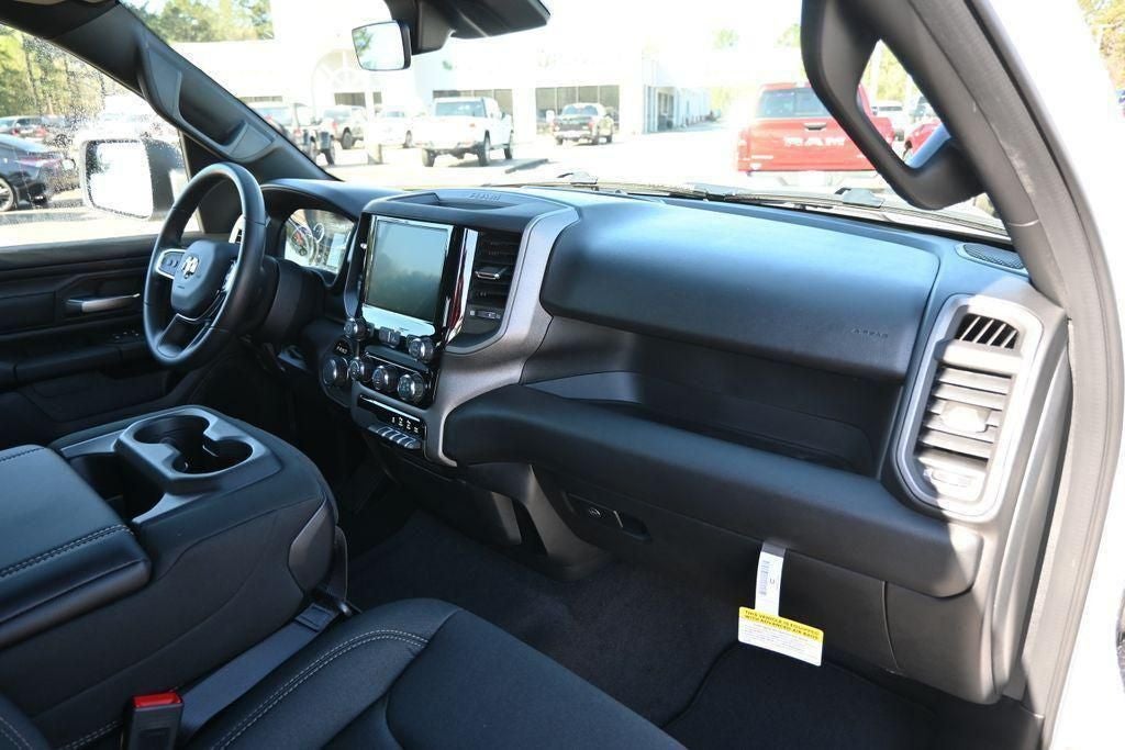 2026 RAM 1500 RAM 1500 EXPRESS QUAD CAB 4X2 6'4' BOX