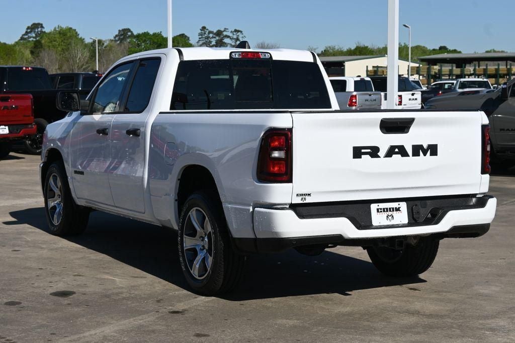 2026 RAM 1500 RAM 1500 EXPRESS QUAD CAB 4X2 6'4' BOX