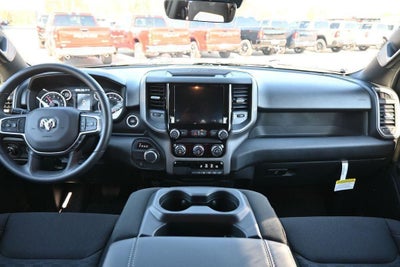 2026 RAM 1500 RAM 1500 EXPRESS QUAD CAB 4X2 6'4' BOX