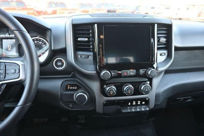 2026 RAM 1500 RAM 1500 EXPRESS QUAD CAB 4X2 6'4' BOX