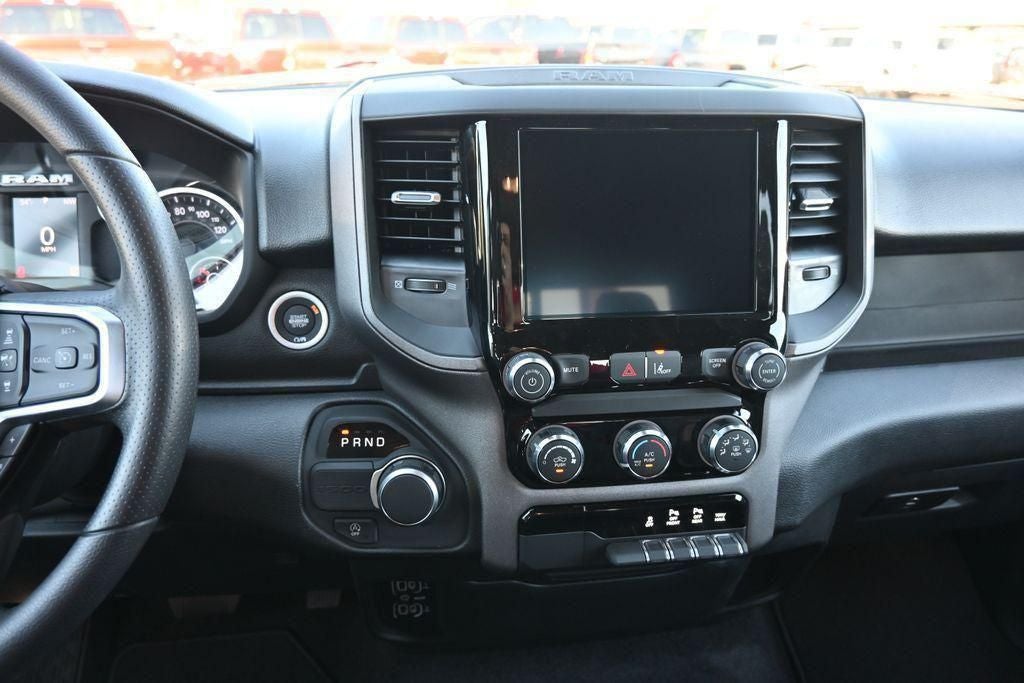 2026 RAM 1500 RAM 1500 EXPRESS QUAD CAB 4X2 6'4' BOX