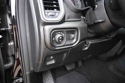 2026 RAM 1500 RAM 1500 EXPRESS QUAD CAB 4X2 6'4' BOX