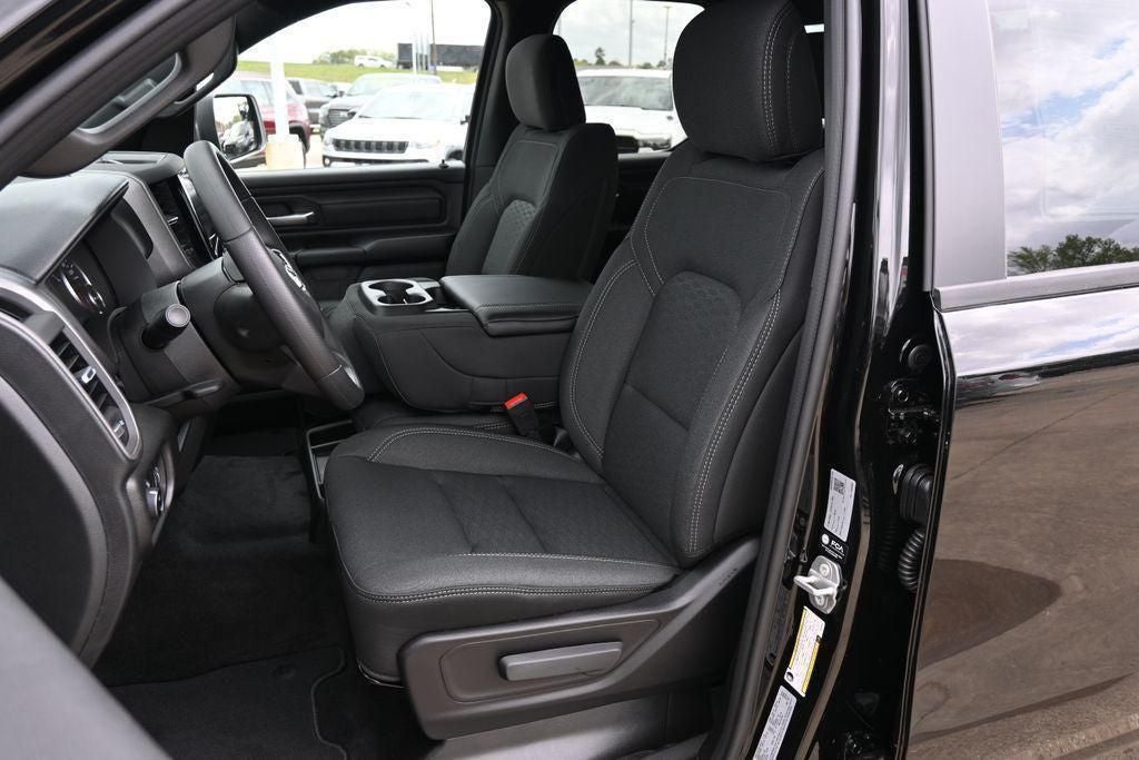 2026 RAM 1500 RAM 1500 EXPRESS QUAD CAB 4X2 6'4' BOX