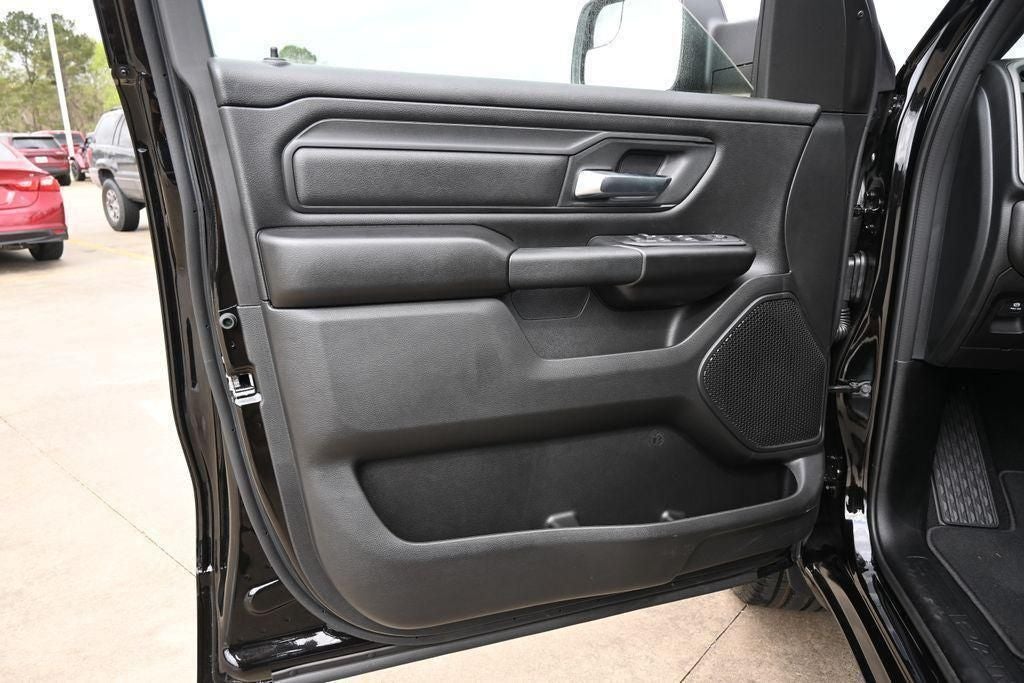 2026 RAM 1500 RAM 1500 EXPRESS QUAD CAB 4X2 6'4' BOX