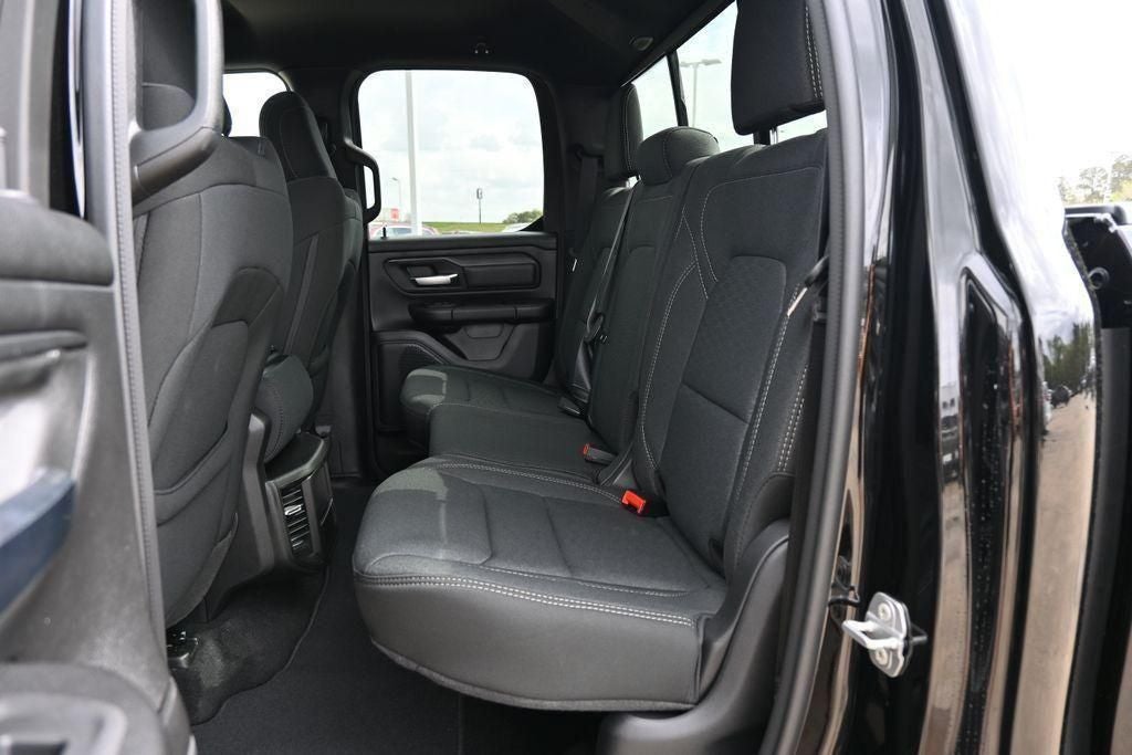2026 RAM 1500 RAM 1500 EXPRESS QUAD CAB 4X2 6'4' BOX