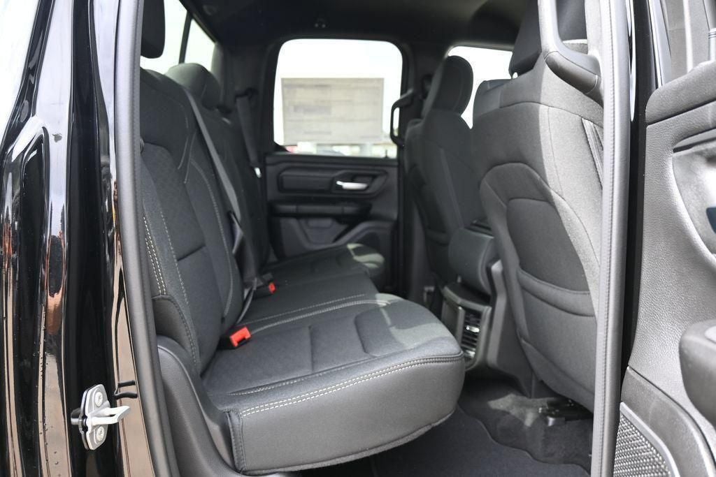2026 RAM 1500 RAM 1500 EXPRESS QUAD CAB 4X2 6'4' BOX