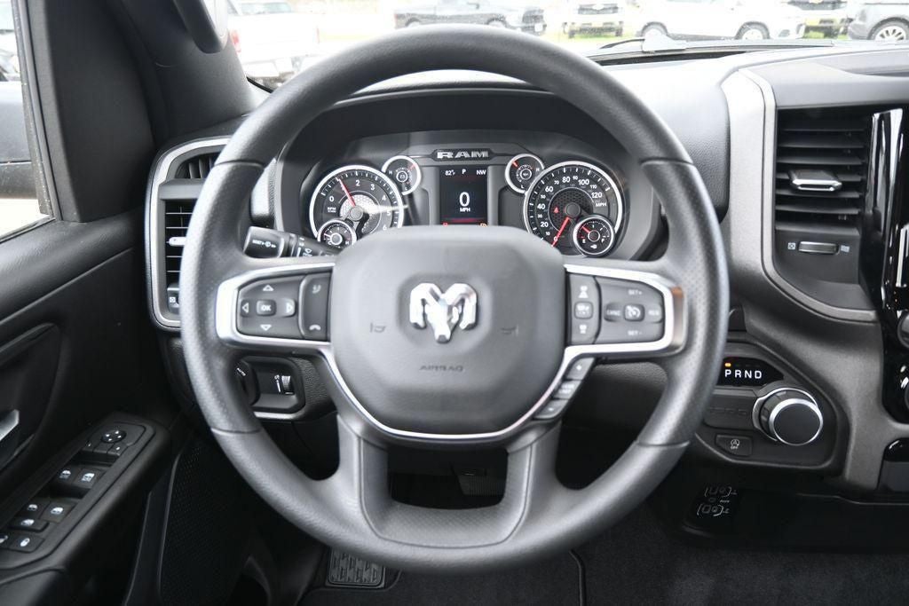 2026 RAM 1500 RAM 1500 EXPRESS QUAD CAB 4X2 6'4' BOX