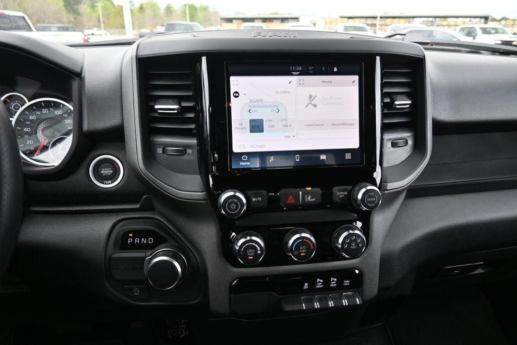 2026 RAM 1500 RAM 1500 EXPRESS QUAD CAB 4X2 6'4' BOX