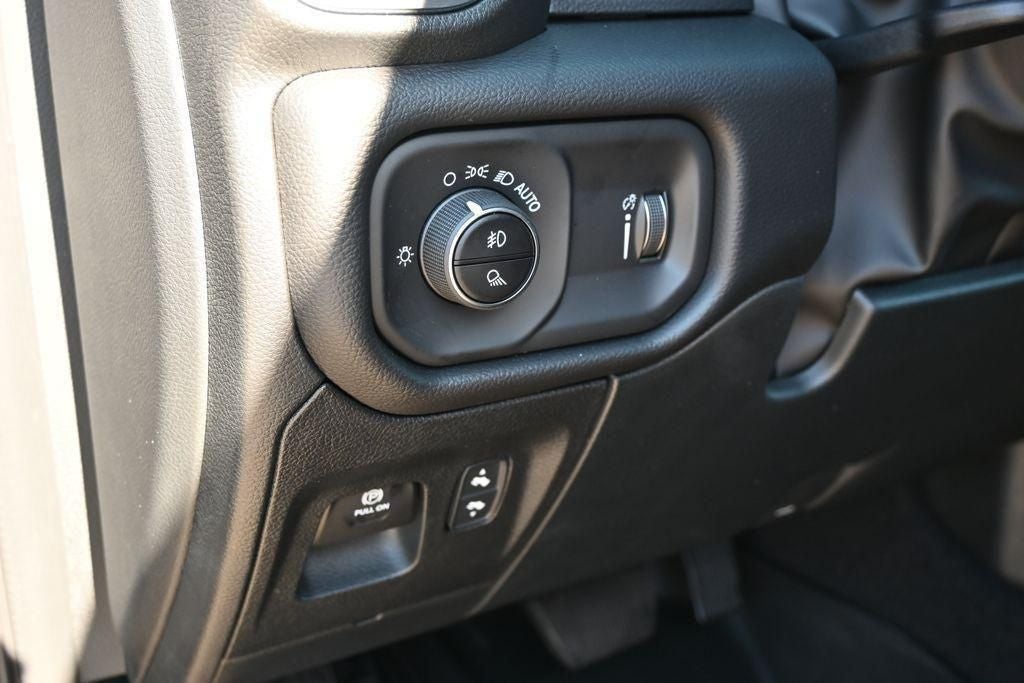2026 RAM 1500 RAM 1500 LONE STAR CREW CAB 4X4 5'7' BOX