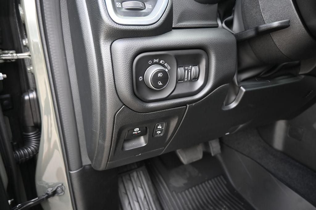 2026 RAM 1500 RAM 1500 LONE STAR CREW CAB 4X4 5'7' BOX