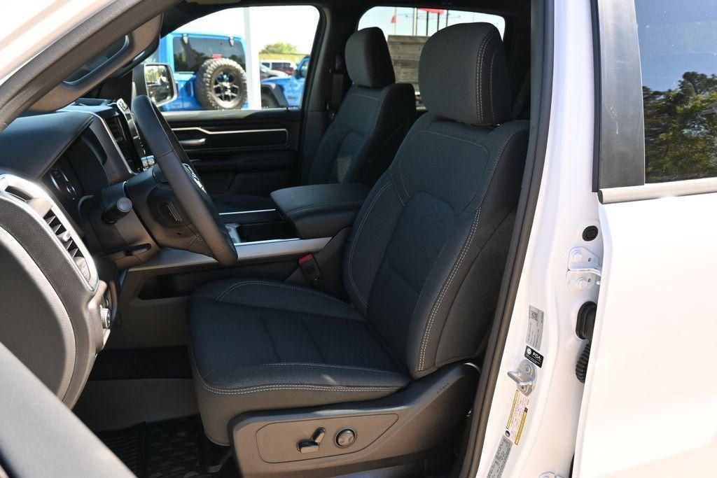 2026 RAM 1500 RAM 1500 LONE STAR CREW CAB 4X4 5'7' BOX