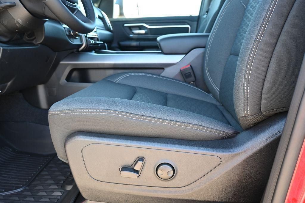 2026 RAM 1500 RAM 1500 LONE STAR CREW CAB 4X4 5'7' BOX