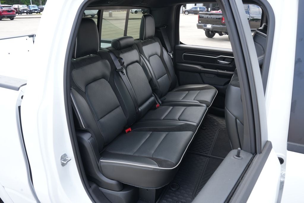 2026 RAM 1500 Laramie Crew Cab 4x4 5'7' Box