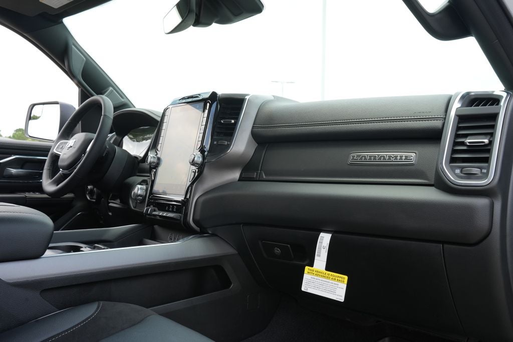 2026 RAM 1500 Laramie Crew Cab 4x4 5'7' Box