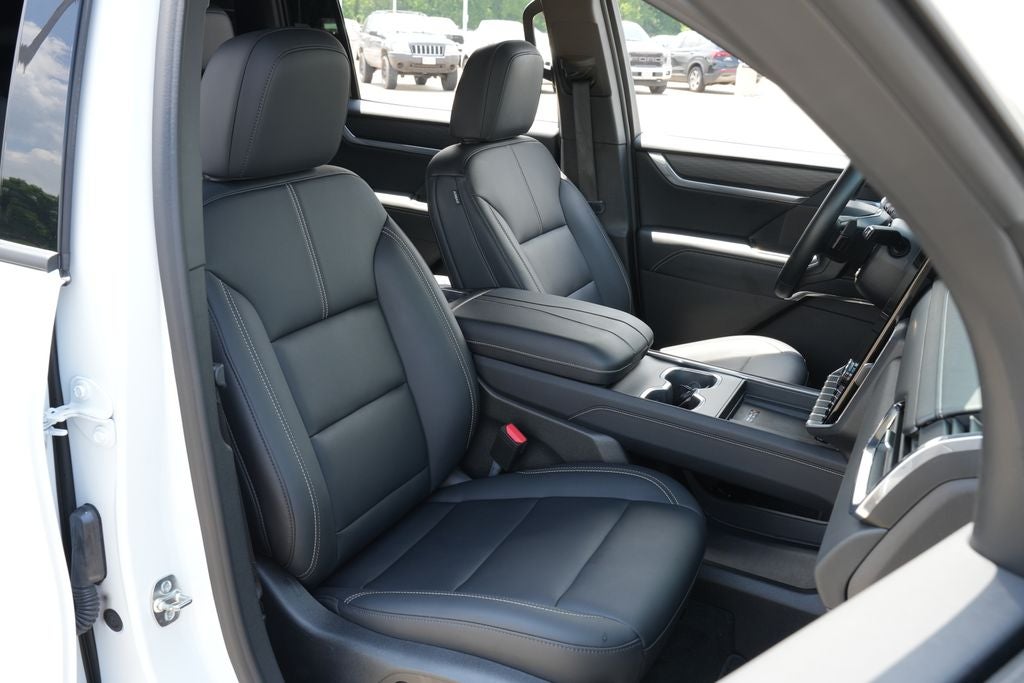 2026 GMC Acadia Elevation FWD