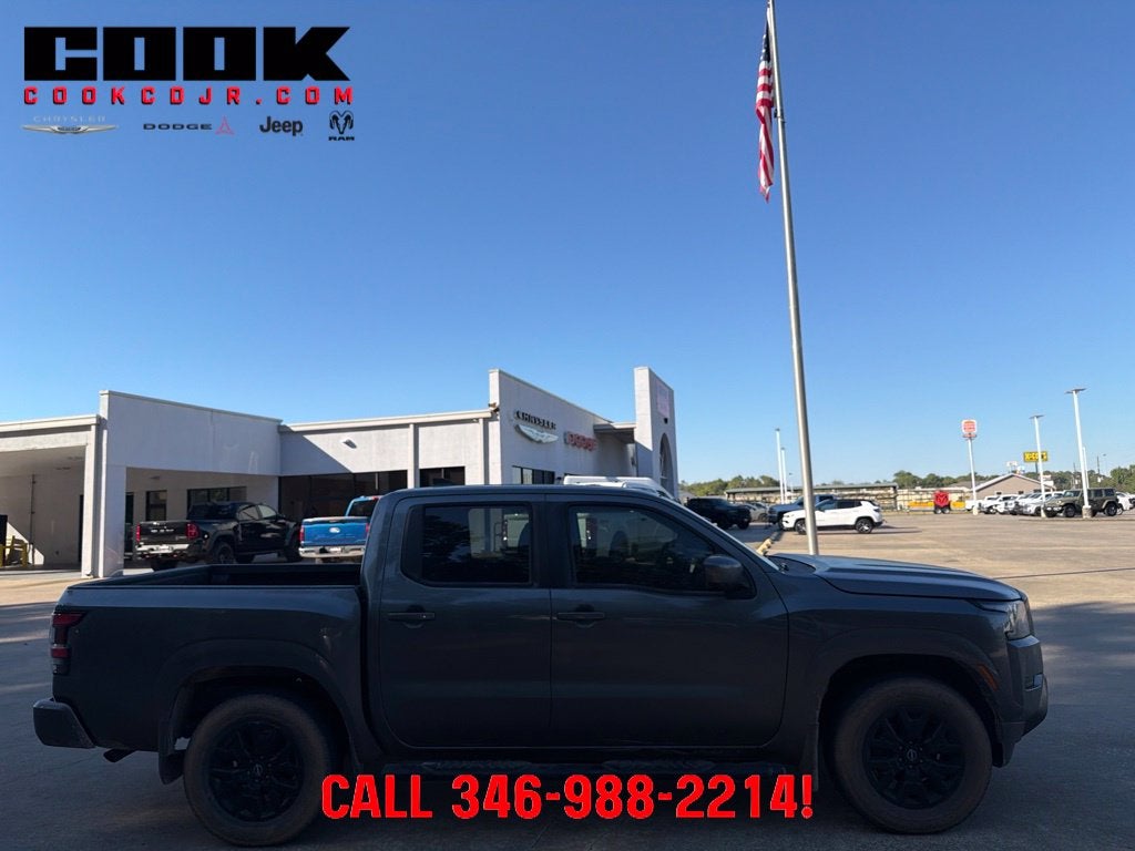 2022 Nissan Frontier Crew Cab SV 4x2