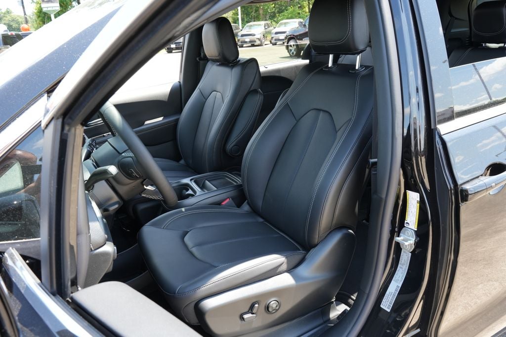 2027 Chrysler Pacifica PACIFICA SELECT