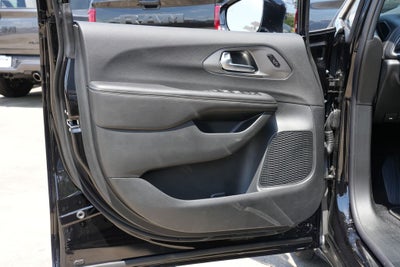 2027 Chrysler Pacifica PACIFICA SELECT