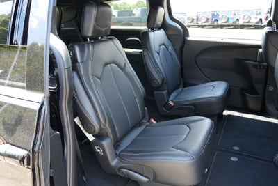2027 Chrysler Pacifica PACIFICA SELECT