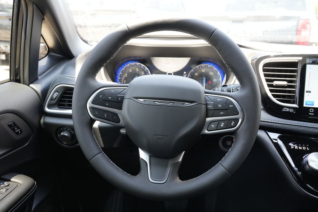 2027 Chrysler Pacifica PACIFICA SELECT