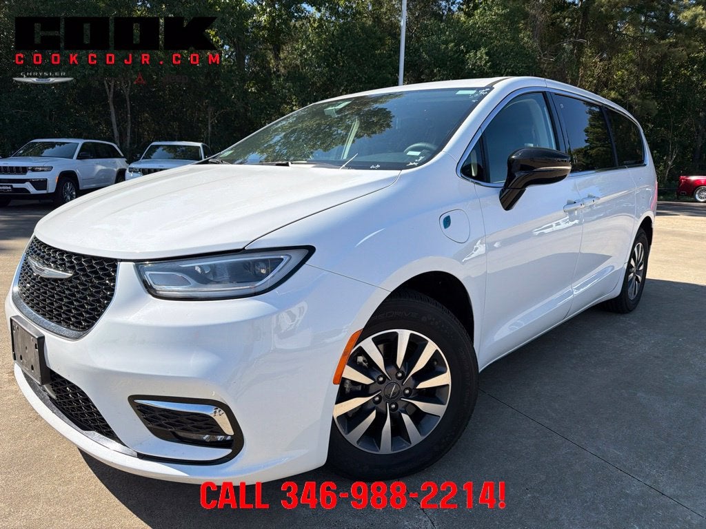2024 Chrysler Pacifica Select