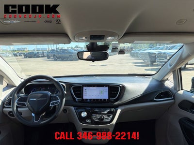 2024 Chrysler Pacifica Select