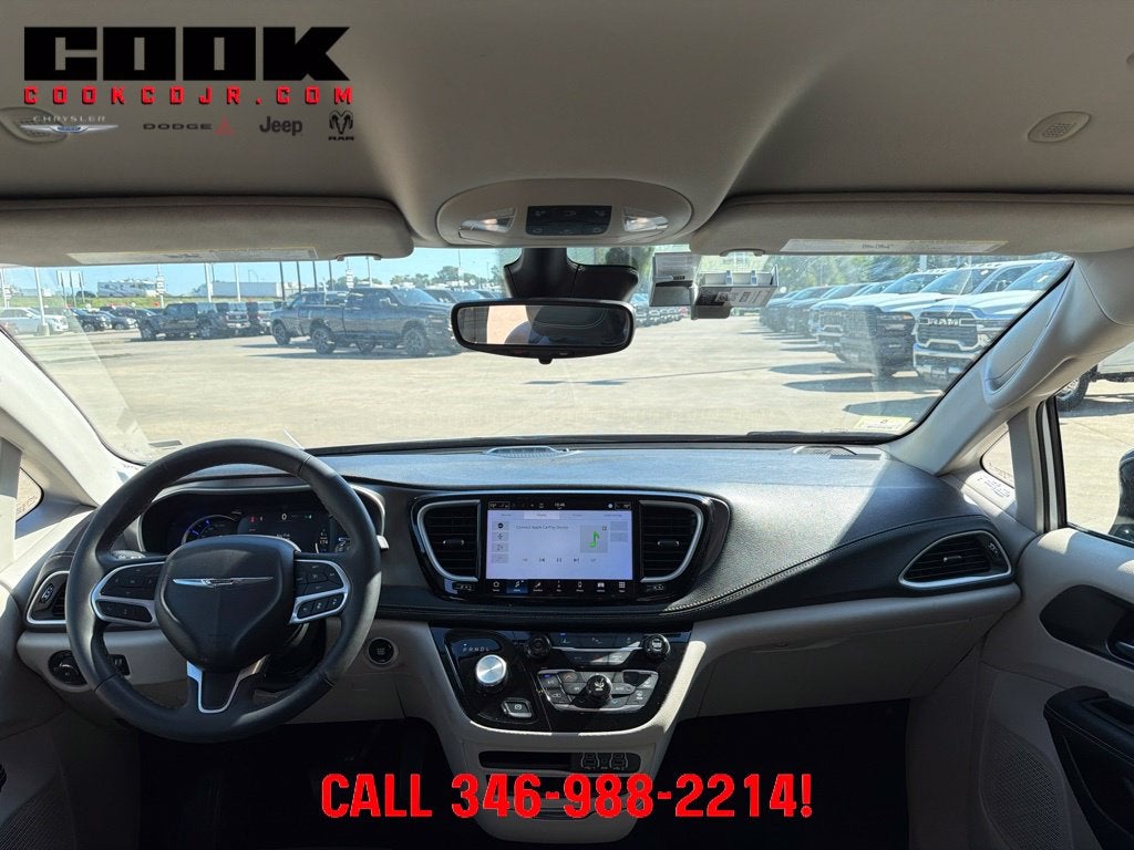 2024 Chrysler Pacifica Select