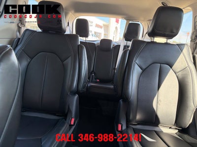 2024 Chrysler Pacifica Select