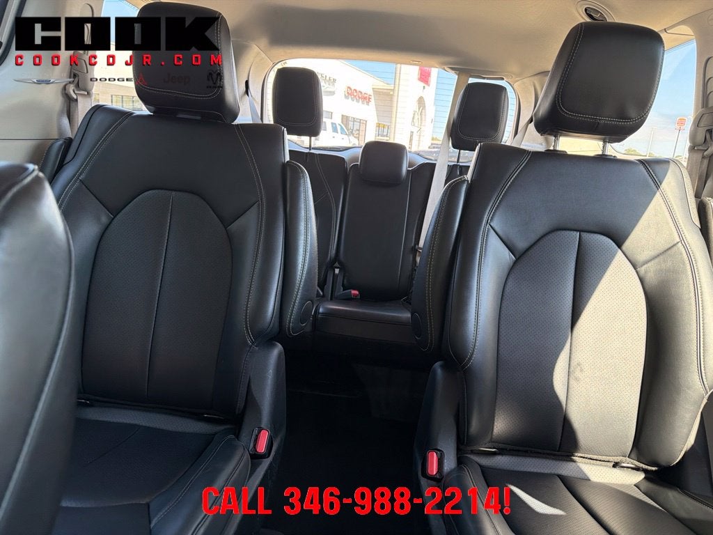 2024 Chrysler Pacifica Select