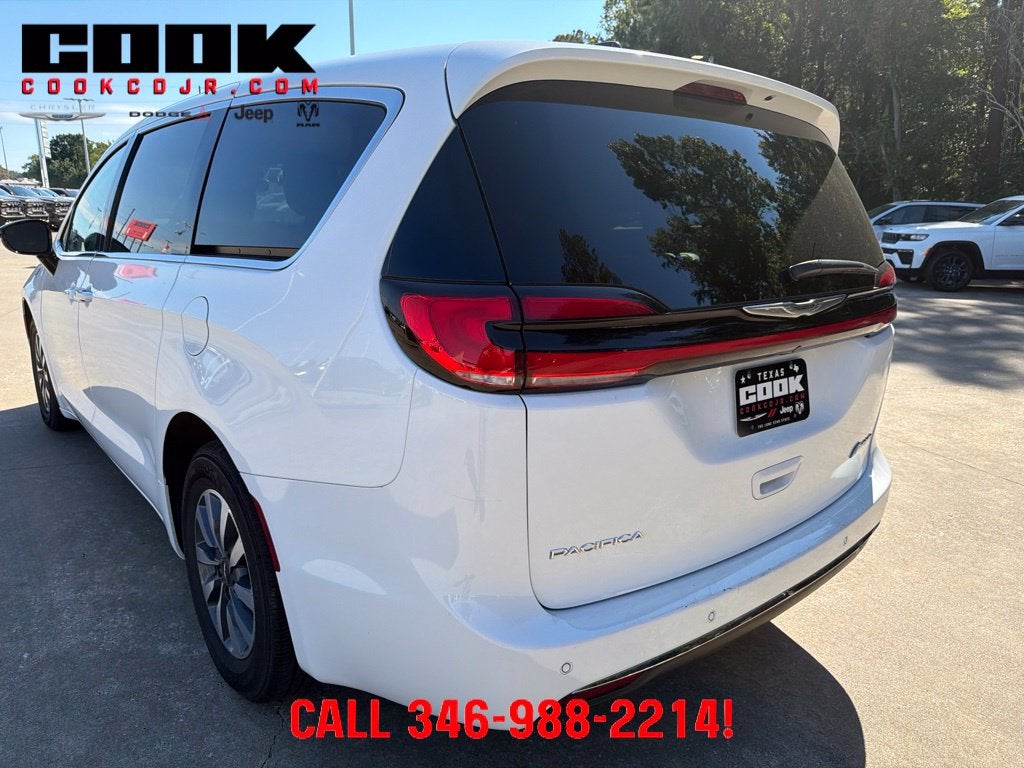 2024 Chrysler Pacifica Select