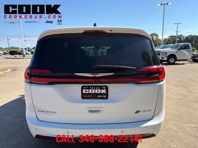 2024 Chrysler Pacifica Select