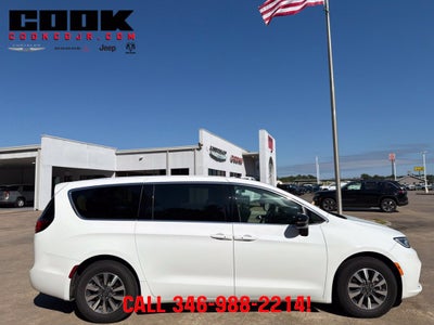 2024 Chrysler Pacifica Select
