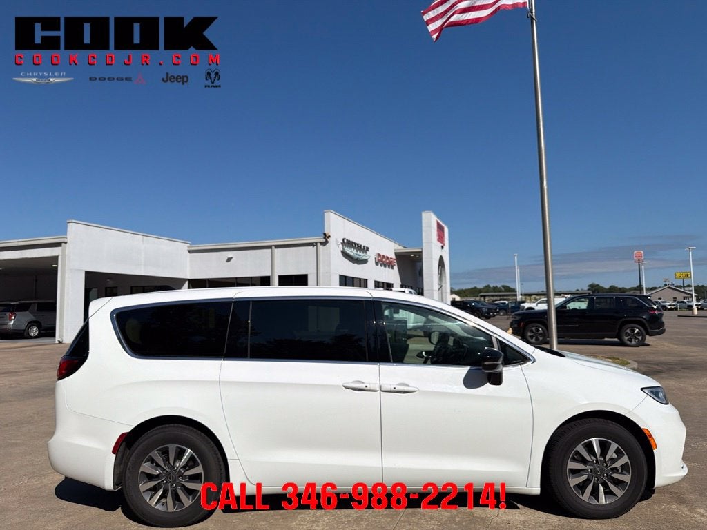 2024 Chrysler Pacifica Select