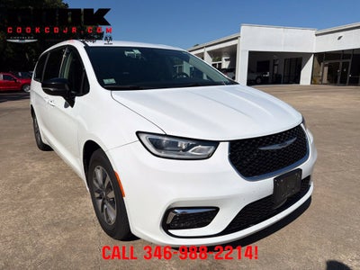 2024 Chrysler Pacifica Select