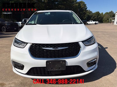 2024 Chrysler Pacifica Select