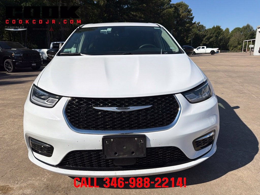 2024 Chrysler Pacifica Select