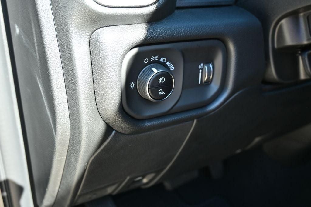 2026 RAM 2500 RAM 2500 TRADESMAN CREW CAB 4X4 6'4' BOX