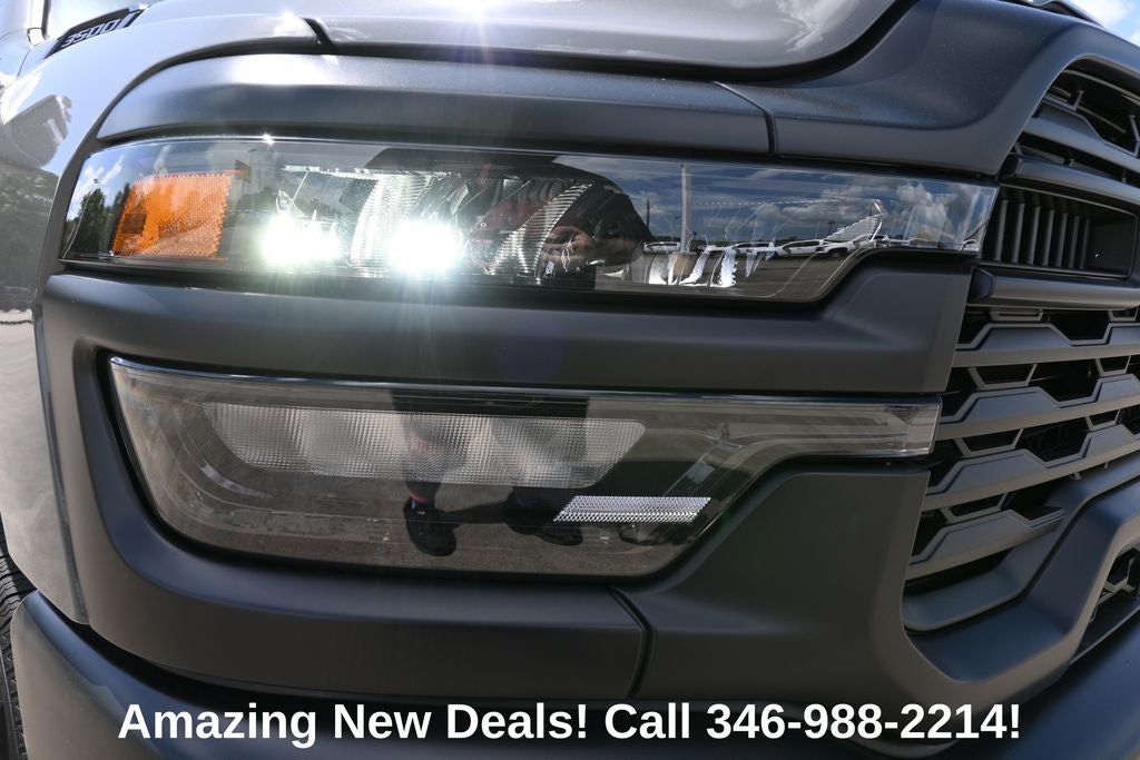 2027 RAM 3500 RAM 3500 TRADESMAN CREW CAB 4X4 8' BOX
